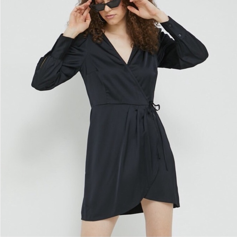 Abercrombie & Fitch Long Sleeve Satin Drapey Shirt Dress